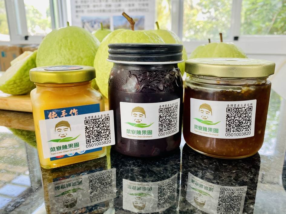 菜寮陳果園自創品牌，不只果乾，果醬系列也很熱銷。